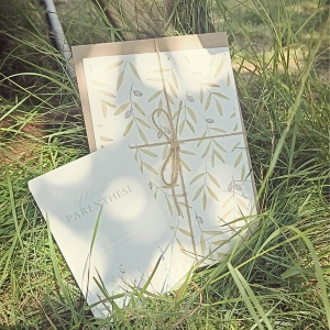 Carte Olivier imprimée, parfaite pour offrir, décorer ou envoyer à un proche, avec un design raffiné et nature
